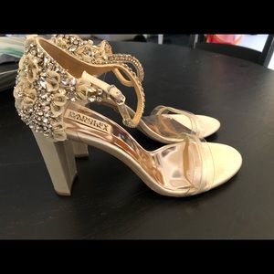 Never worn Badgley Mischka Pumps!